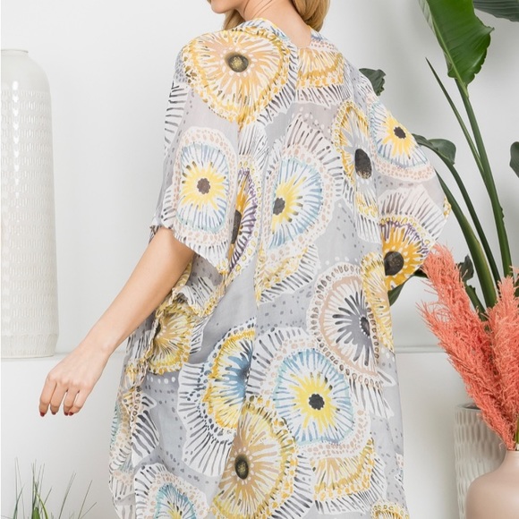 ONE SIZE GRAY/YELLOW BOUTIQUE KIMONO - Picture 2 of 5